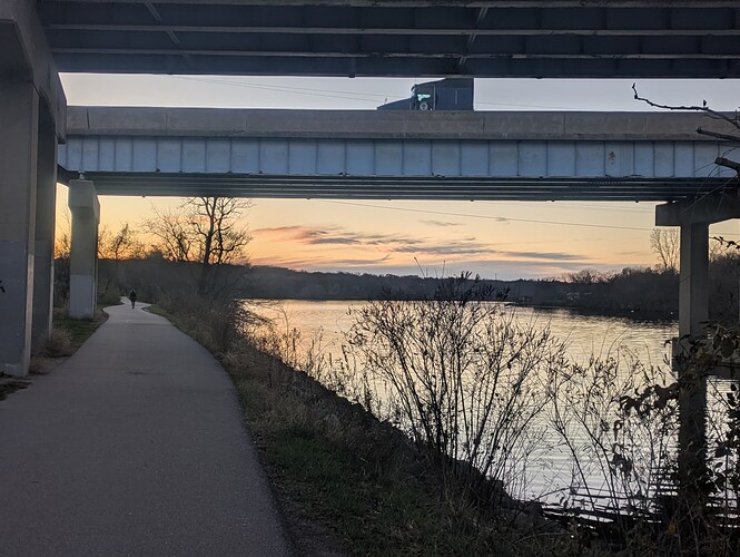 PXL_20251117_221654851.MP