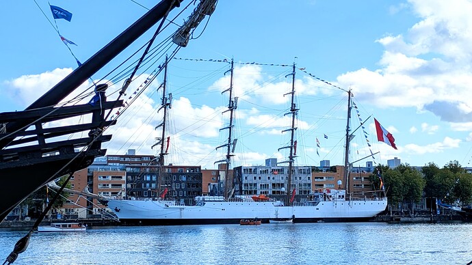 PXL_20250821_074131640