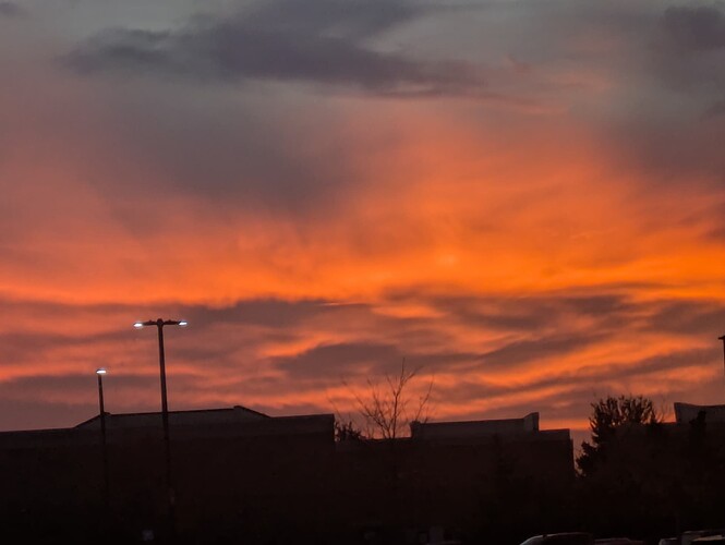 PXL_20251017_225806217