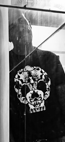 Picsart_25-08-07_20-48-34-595