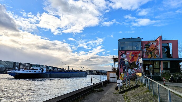 PXL_20251125_124858217